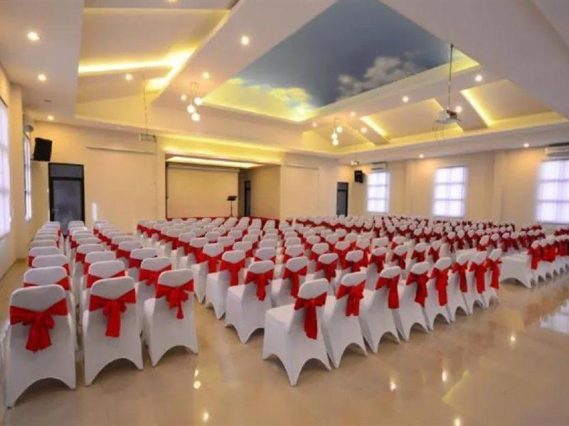 Queen City Hotel Banjarmasin Banjarmasin (South Kalimantan) Exterior foto