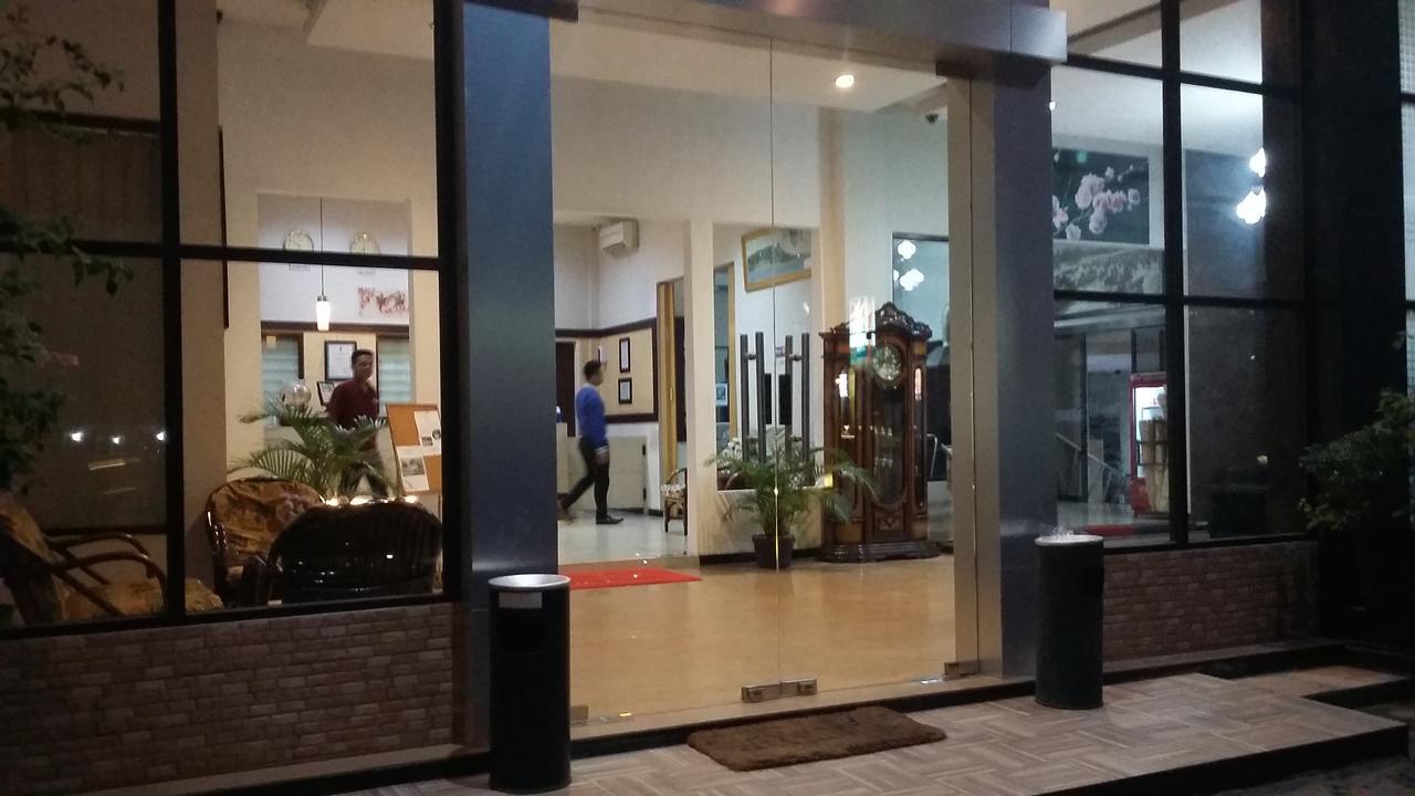 Queen City Hotel Banjarmasin Banjarmasin (South Kalimantan) Exterior foto